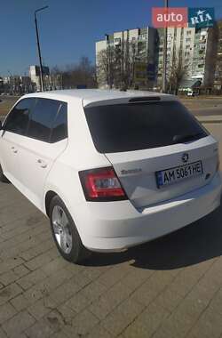 Хетчбек Skoda Fabia 2016 в 