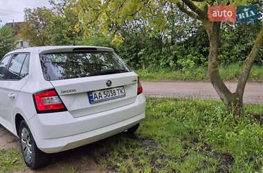 Хэтчбек Skoda Fabia 2018 в 