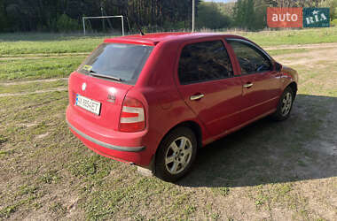 Хетчбек Skoda Fabia 2004 в 