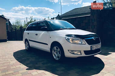 Хэтчбек Skoda Fabia 2011 в 