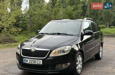 Универсал Skoda Fabia 2010 в Ровно