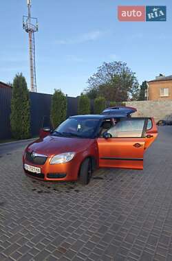 Хэтчбек Skoda Fabia 2009 в 