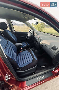 Хэтчбек Skoda Fabia 2005 в 