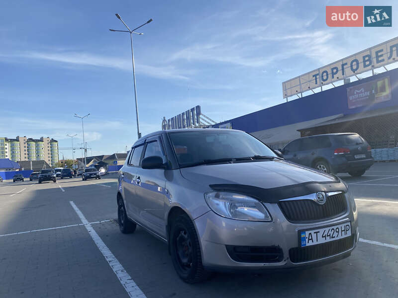 Хэтчбек Skoda Fabia 2007 в Калуше