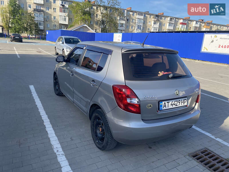 Хэтчбек Skoda Fabia 2007 в Калуше