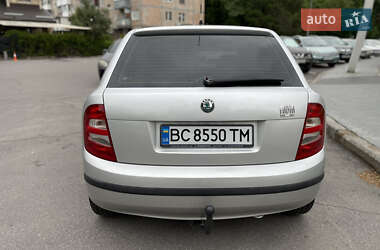 Хэтчбек Skoda Fabia 2001 в 