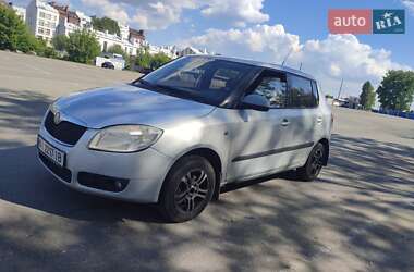 Хэтчбек Skoda Fabia 2008 в 