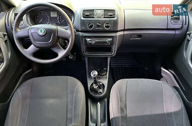 Хэтчбек Skoda Fabia 2012 в 