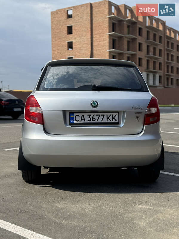 Хетчбек Skoda Fabia 2011 в Умані