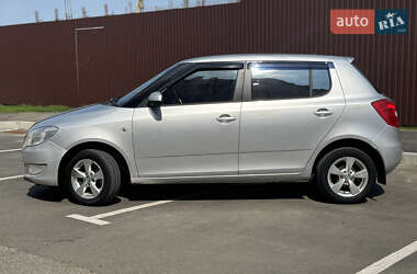 Хэтчбек Skoda Fabia 2011 в 
