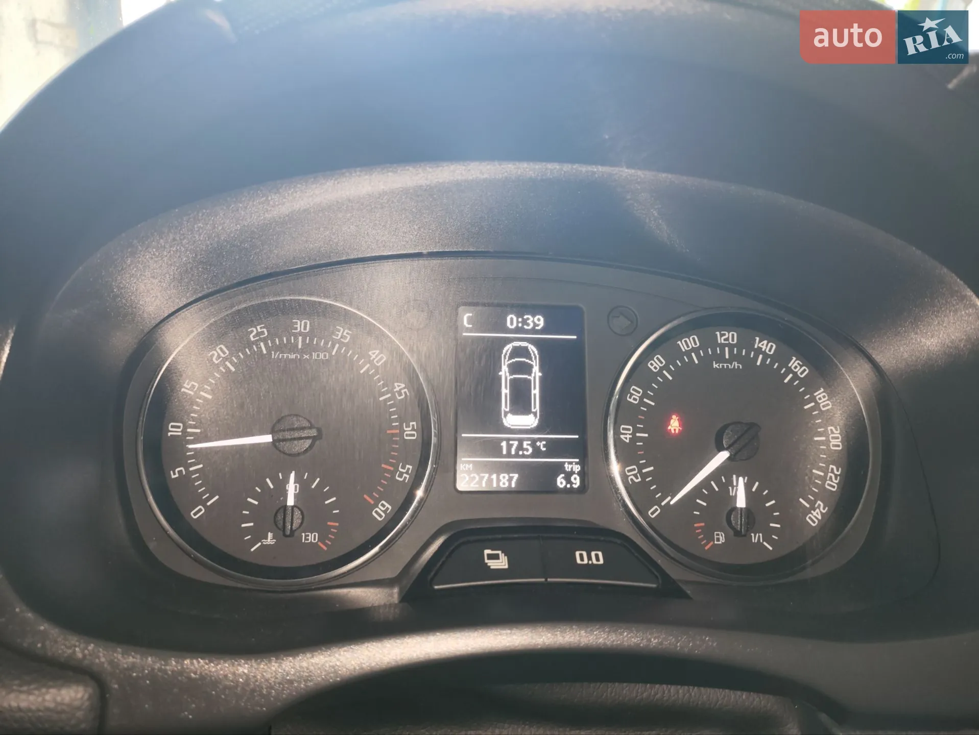 2011 Skoda Fabia - мініатюра 9