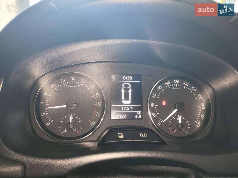 Универсал Skoda Fabia 2011 в Кривом Роге фото 9 Универсал Skoda Fabia 2011 в Кривом Роге