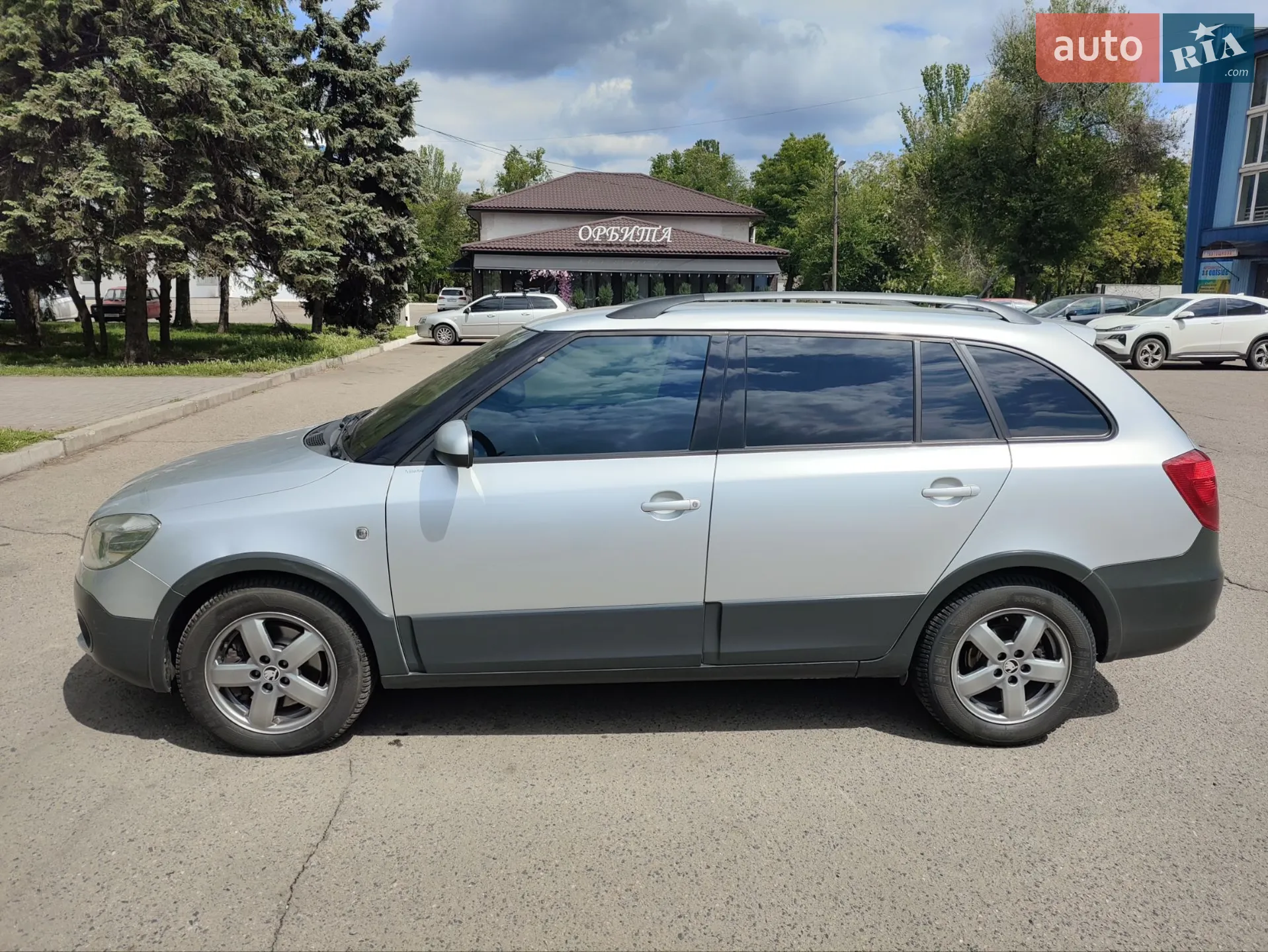 2011 Skoda Fabia - мініатюра 3