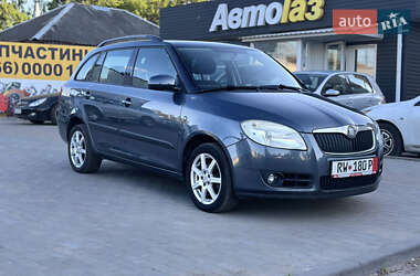 Універсал Skoda Fabia 2009 в Сумах
