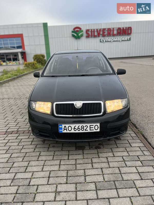 Седан Skoda Fabia 2006 в Тячеві