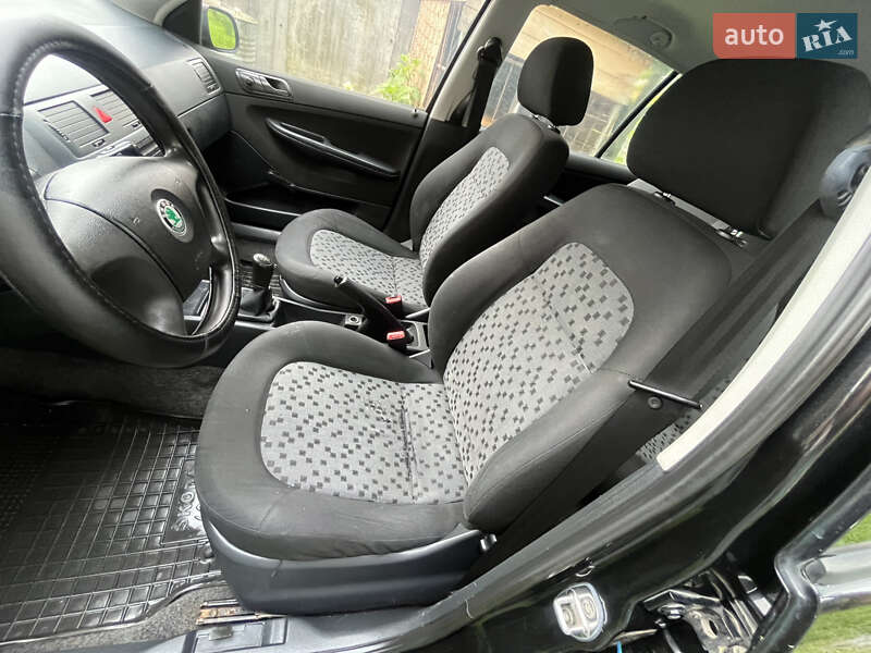 Седан Skoda Fabia 2006 в Тячеві