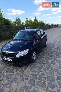 Хэтчбек Skoda Fabia 2011 в Березному