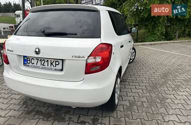 Хэтчбек Skoda Fabia 2014 в 