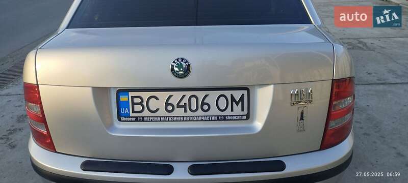 Седан Skoda Fabia 2002 в Виноградові