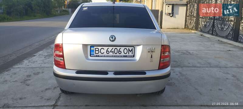 Седан Skoda Fabia 2002 в Виноградові