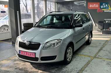 Универсал Skoda Fabia 2009 в Полтаве