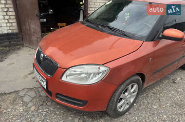 Хетчбек Skoda Fabia 2008 в 