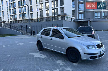 Хетчбек Skoda Fabia 2006 в 