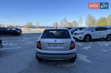 Хетчбек Skoda Fabia 2006 в 
