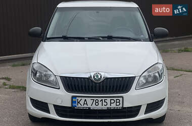 Хэтчбек Skoda Fabia 2011 в 
