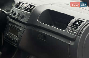 Хэтчбек Skoda Fabia 2011 в 
