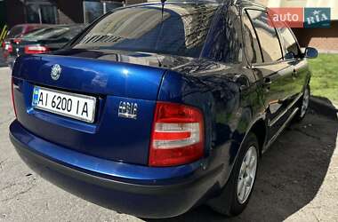 Седан Skoda Fabia 2006 в 