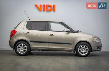 Хэтчбек Skoda Fabia 2008 в 