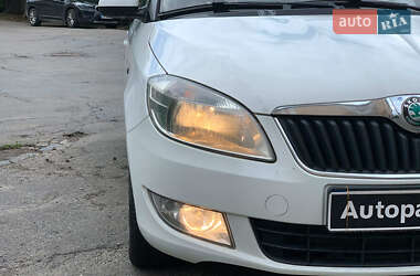 Хетчбек Skoda Fabia 2012 в 