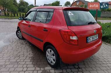 Хетчбек Skoda Fabia 2012 в 