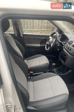 Хэтчбек Skoda Fabia 2012 в 