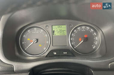 Хэтчбек Skoda Fabia 2012 в 
