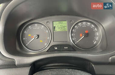 Хэтчбек Skoda Fabia 2012 в 