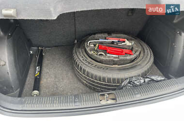 Хэтчбек Skoda Fabia 2012 в 