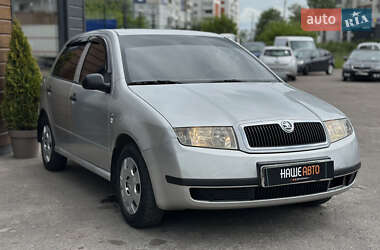 Хэтчбек Skoda Fabia 2002 в 