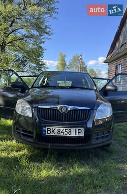Универсал Skoda Fabia 2009 в Ровно