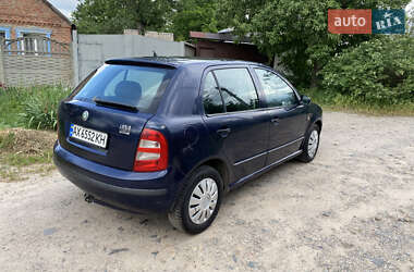 Хетчбек Skoda Fabia 2000 в 