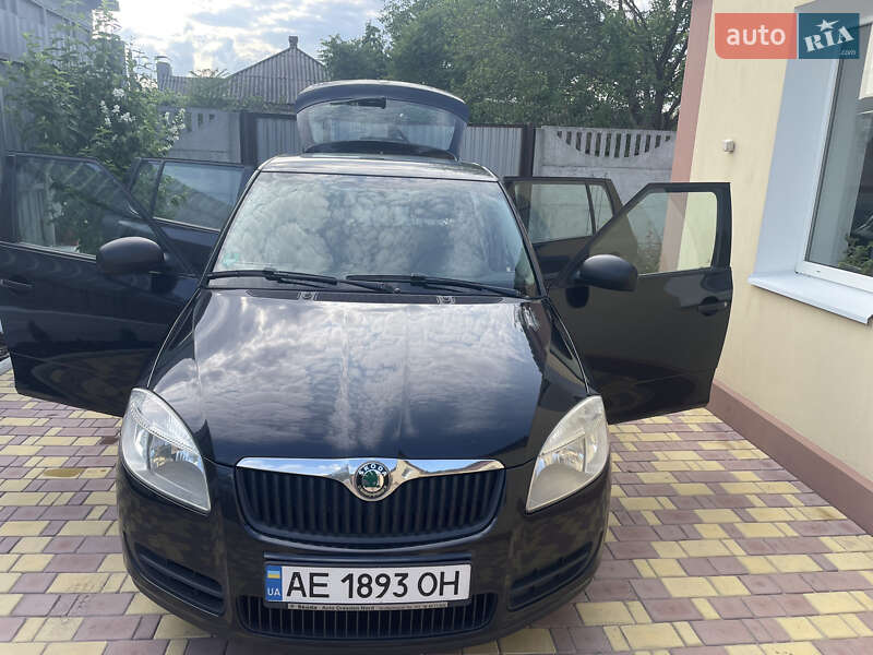 Хетчбек Skoda Fabia 2009 в Дніпрі