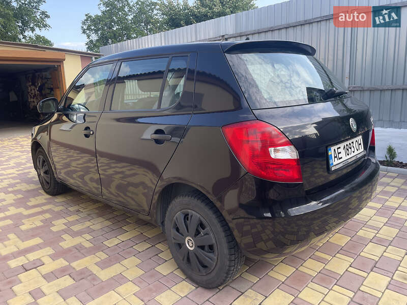 Хетчбек Skoda Fabia 2009 в Дніпрі