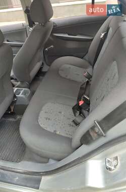 Хетчбек Skoda Fabia 2002 в 
