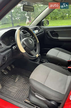 Хэтчбек Skoda Fabia 2014 в 