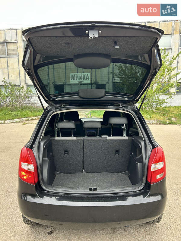 Хетчбек Skoda Fabia 2010 в Сумах