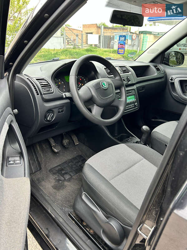 Хетчбек Skoda Fabia 2010 в Сумах