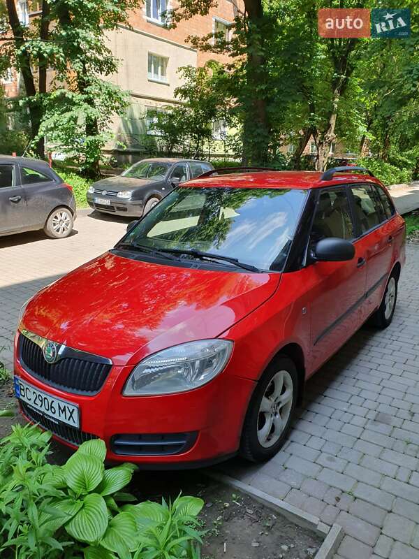 Універсал Skoda Fabia 2008 в Чернівцях