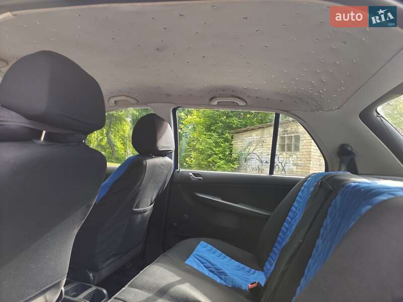 Хэтчбек Skoda Fabia 2004 в Киеве