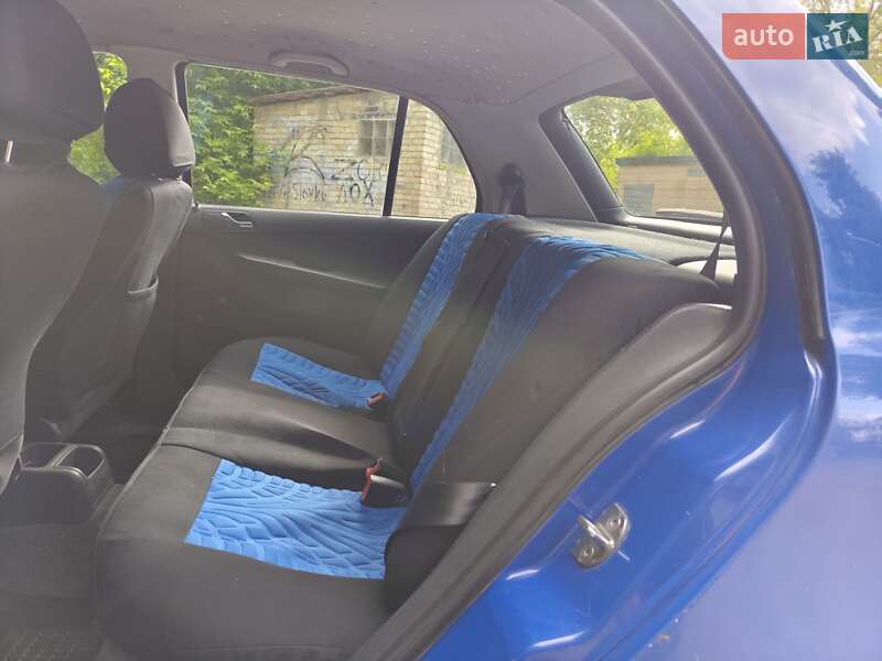 Хэтчбек Skoda Fabia 2004 в Киеве